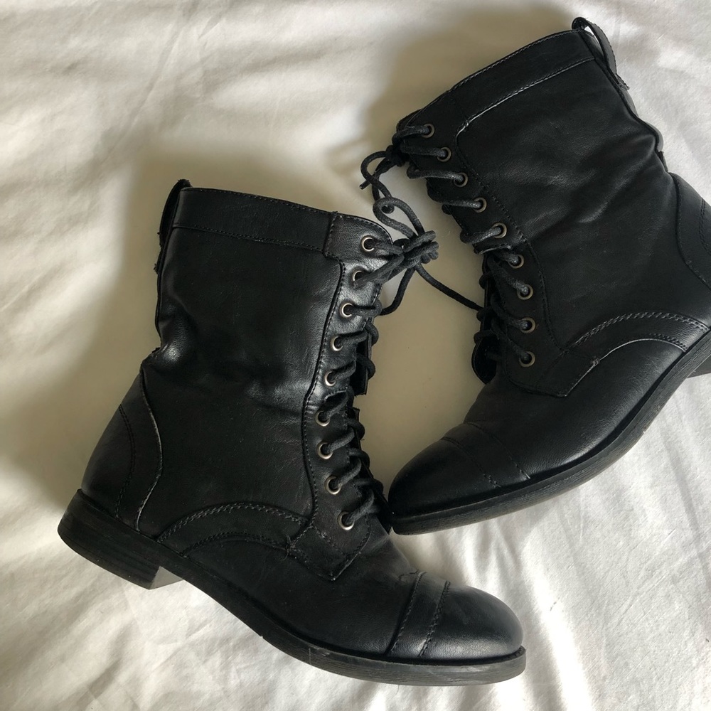 Combat boots